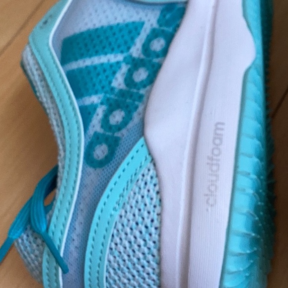 Adidas Training cloud foam Ortholite aqua and white sneakers. Women’s size 10 - Picture 12 of 16